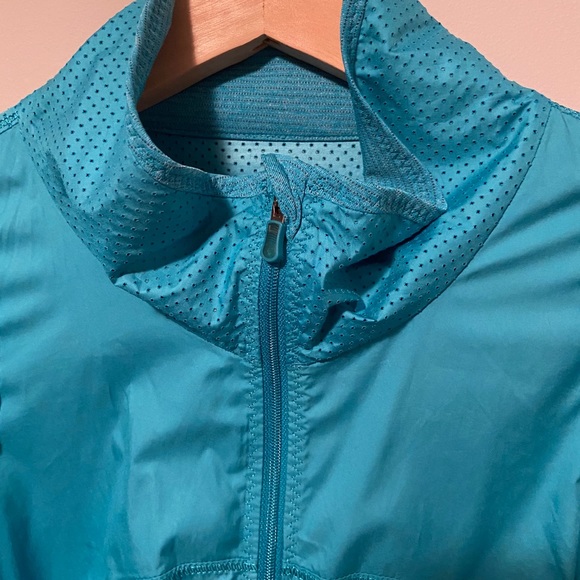 Lightweight reflective Lululemon Full Zip Jacket - Picture 6 of 9
